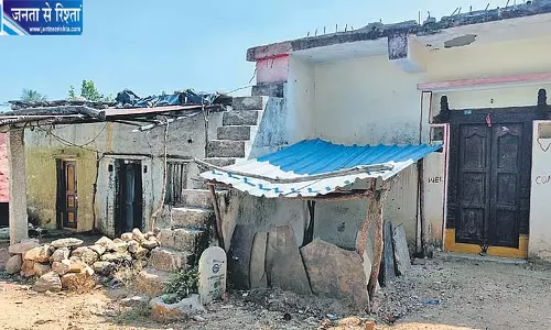 कर्नाटक में भीषण सूखे से हाहाकार, गांवों में घरों पर लटके ताले