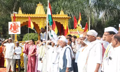 मध्य प्रदेश: राष्ट्रध्वज को सलामी देकर दिग्विजय सिंह ने शुरू की चौथे दिन की यात्रा
