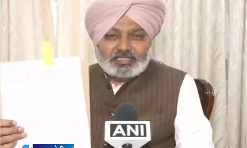 SIR पर सियासी बवाल चुनाव आयोग पर गंभीर आरोप SIR पर सियासी बवाल चुनाव आयोग पर गंभीर आरोप