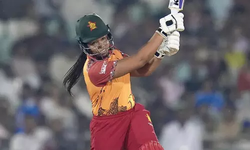 IND vs ZIM: भारत को मिली चौथी सफलता, दीप्ति शर्मा ने शार्ने मेयर्स को किया आउट IND vs ZIM: भारत को मिली चौथी सफलता, दीप्ति शर्मा ने शार्ने मेयर्स को किया आउट