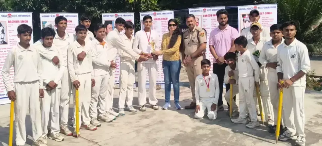 शहीद पुलिसकर्मियों की याद में खेला गया 20-20 क्रिकेट मुकाबला