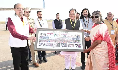 छत्तीसगढ़ दौरा पूरा कर रायपुर से रवाना हुईं राष्ट्रपति द्रौपदी मुर्मु छत्तीसगढ़ दौरा पूरा कर रायपुर से रवाना हुईं राष्ट्रपति द्रौपदी मुर्मु