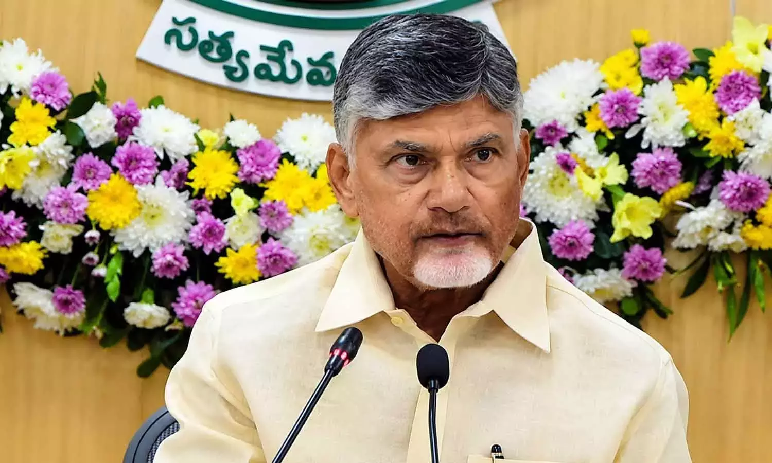 Andhra: 714 निवेश एमओयू के तेजी से निष्पादन के लिए सीएम नायडू Andhra: 714 निवेश एमओयू के तेजी से निष्पादन के लिए सीएम नायडू