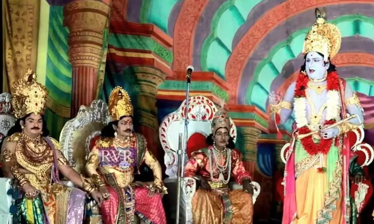 Andhra: पद्य नाटक दर्शकों को मंत्रमुग्ध कर देते हैं