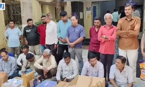 गुजरात में 17 फर्जी डॉक्टर गिरफ्तार, कोई 10वीं तो कोई 12वीं पास गुजरात में 17 फर्जी डॉक्टर गिरफ्तार, कोई 10वीं तो कोई 12वीं पास