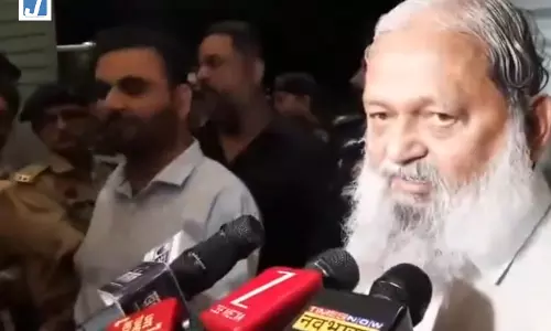 बिजली कर्मचारियों की हड़ताल खत्म, अनिल विज का बड़ा ऐलान बिजली कर्मचारियों की हड़ताल खत्म, अनिल विज का बड़ा ऐलान