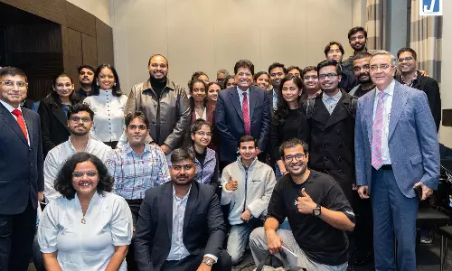 बर्लिन में भारतीय वैज्ञानिकों और छात्रों से मिले पीयूष गोयल बर्लिन में भारतीय वैज्ञानिकों और छात्रों से मिले पीयूष गोयल