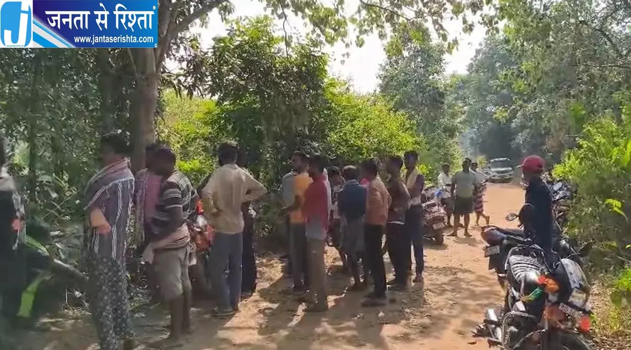 ओडिशा में दिनदहाड़े बुजुर्ग की कुल्हाड़ी से हत्या, वारदात के बाद घर में छिपा आरोपी ओडिशा में दिनदहाड़े बुजुर्ग की कुल्हाड़ी से हत्या, वारदात के बाद घर में छिपा आरोपी