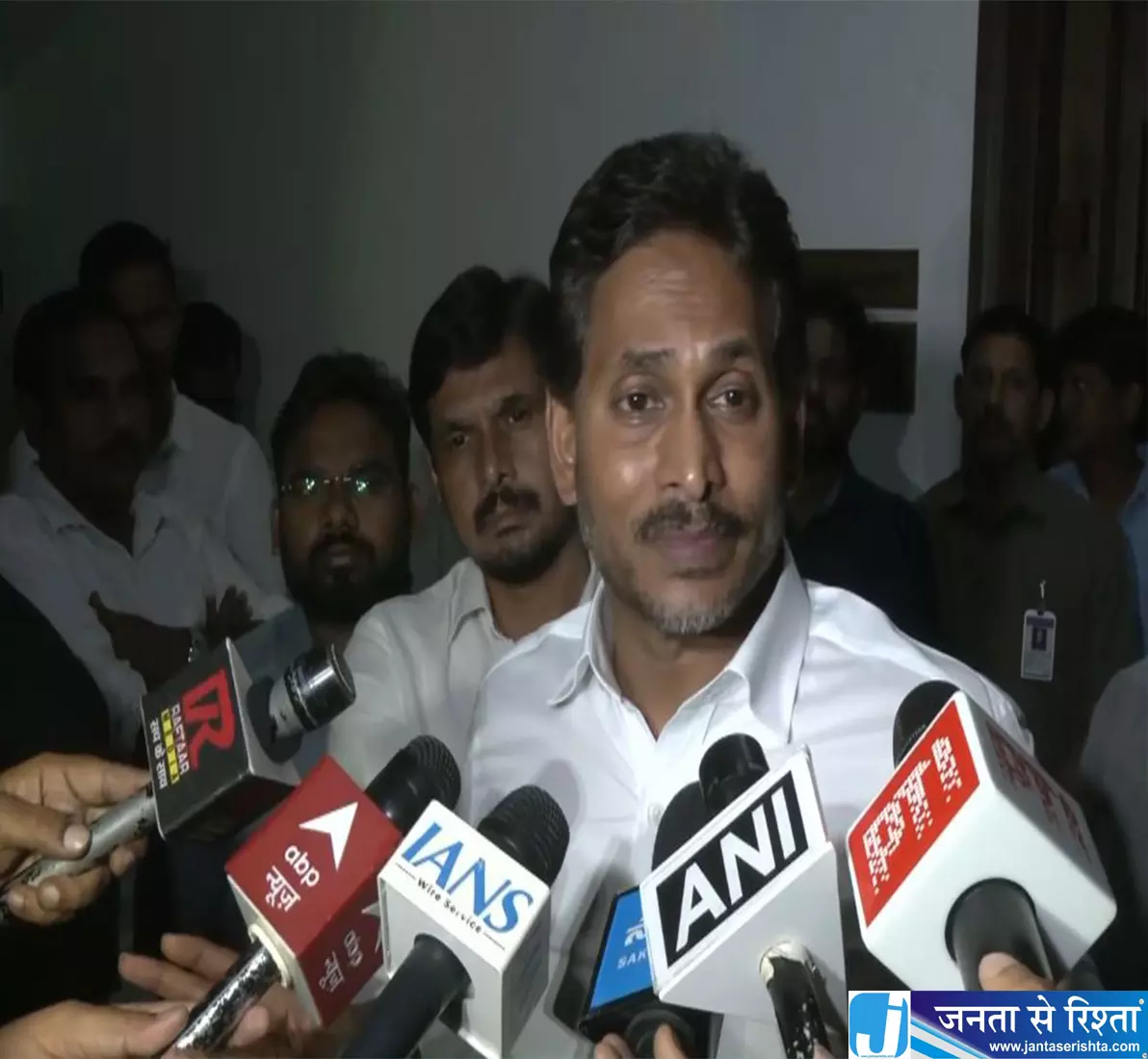 आंध्र प्रदेश में चुनावी बवाल जगन मोहन रेड्डी ने लगाए गंभीर आरोप आंध्र प्रदेश में चुनावी बवाल जगन मोहन रेड्डी ने लगाए गंभीर आरोप