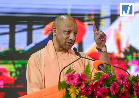 सनातन चेतना, जनआस्था और वैश्विक गौरव का महापर्व बनेगा दीपोत्सव 2026: सीएम योगी सनातन चेतना, जनआस्था और वैश्विक गौरव का महापर्व बनेगा दीपोत्सव 2026: सीएम योगी