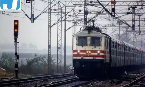 दिवाली-छठ की यात्रा से पहले देखें स्पेशल ट्रेनें, बुकिंग के समय जांचें उपलब्धता