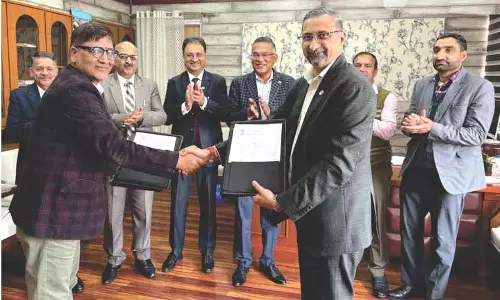 जेएंडके बैंक ने सरकार के साथ किया एमओयू, कर्मचारियों को मिलेगी बैंकिंग सेवाएं
