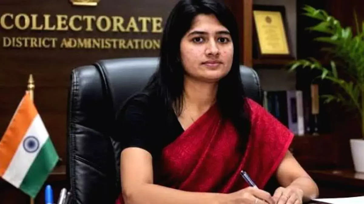IAS अनुपमा के अचानक तबादले से मचा हड़कंप