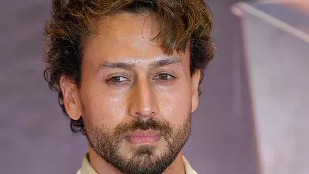 टाइगर श्रॉफ फायरिंग: टीवी न्यूज़ से अपडेट ले रहे थे शूटर्स