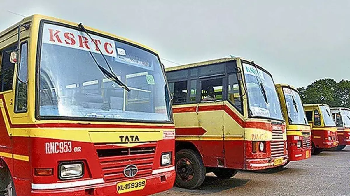 रिकॉर्ड तोड़ कमाई: KSRTC की बसों में 30.61 लाख यात्रियों ने की यात्रा रिकॉर्ड तोड़ कमाई: KSRTC की बसों में 30.61 लाख यात्रियों ने की यात्रा