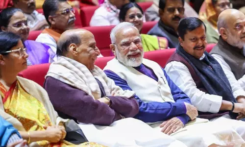 संसद का विशेष सत्र बुलाने की तैयारी में मोदी सरकार? परिसीमन बिल पर बड़ा दांव संसद का विशेष सत्र बुलाने की तैयारी में मोदी सरकार? परिसीमन बिल पर बड़ा दांव