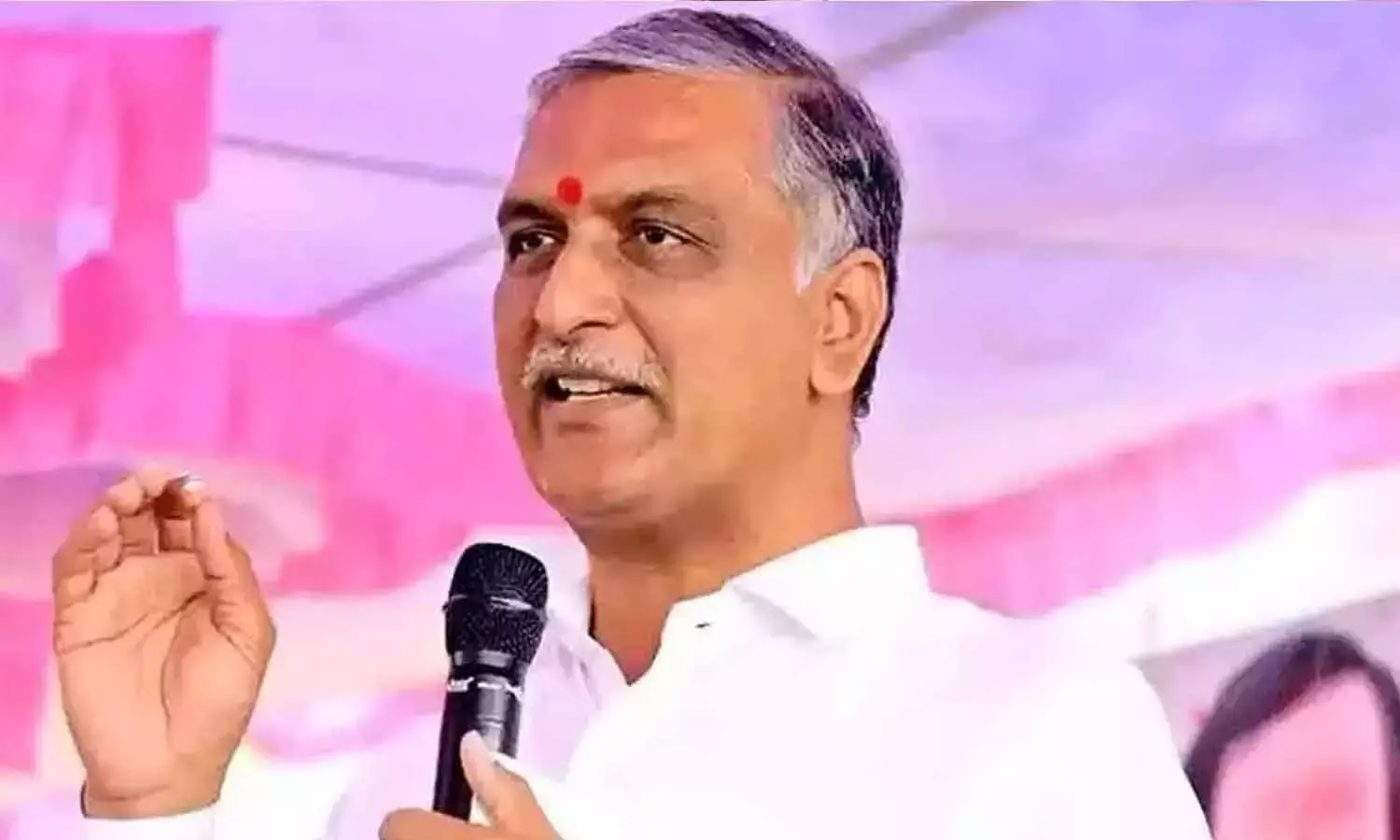 हरीश राव ने जल संकट को लेकर सीएम रेवंत पर निशाना साधा हरीश राव ने जल संकट को लेकर सीएम रेवंत पर निशाना साधा