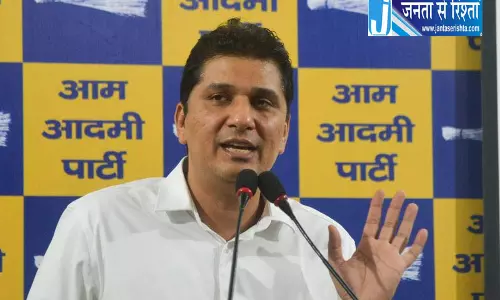 AAP का आरोप: दिल्ली में स्कूली पाठ्यपुस्तकों की छपाई में 40% कमीशनखोरी