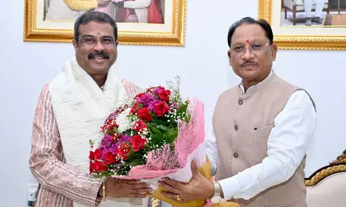 CM विष्णुदेव साय से मिले सांसद धर्मेंद्र प्रधान