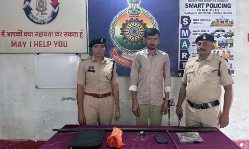 पैसे खत्म हुए तो ATM तोड़ने पहुंचा ट्रक चालक, गिरफ्तार