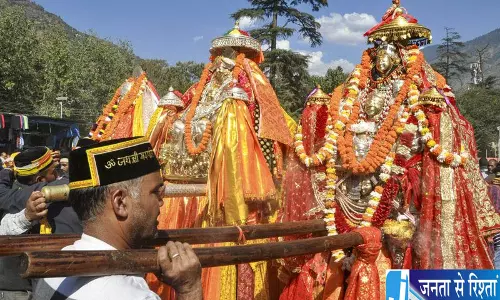 कुल्लू दशहरा से पर्यटन कारोबार चमका, होटल पैक कुल्लू दशहरा से पर्यटन कारोबार चमका, होटल पैक