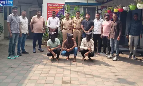 नवी मुंबई में पैसों के विवाद में चली गोली, युवक गंभीर रूप से घायल, तीन संदिग्ध हिरासत में नवी मुंबई में पैसों के विवाद में चली गोली, युवक गंभीर रूप से घायल, तीन संदिग्ध हिरासत में