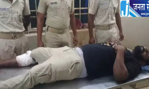 पुलिस और अपराधी के बीच मुठभेड़, आरोपी गिरफ्तार पुलिस और अपराधी के बीच मुठभेड़, आरोपी गिरफ्तार
