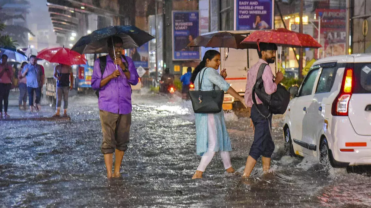 फिर बिगड़ेगा मौसम: केरल के 10 जिलों के लिए चेतावनी जारी