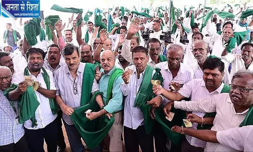 कर्नाटक में गन्ना किसानों का अल्टीमेटम, 27 अक्टूबर को बंद की चेतावनी कर्नाटक में गन्ना किसानों का अल्टीमेटम, 27 अक्टूबर को बंद की चेतावनी