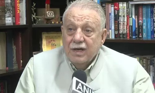 ईरान को लेकर अमेरिका की रणनीति पर सवाल, तेल की कीमतों में उछाल ईरान को लेकर अमेरिका की रणनीति पर सवाल, तेल की कीमतों में उछाल