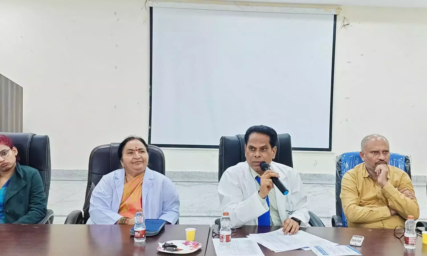 Andhra: कुरनूल जीजीएच अगले महीने आगंतुक पास प्रणाली शुरू करेगा Andhra: कुरनूल जीजीएच अगले महीने आगंतुक पास प्रणाली शुरू करेगा