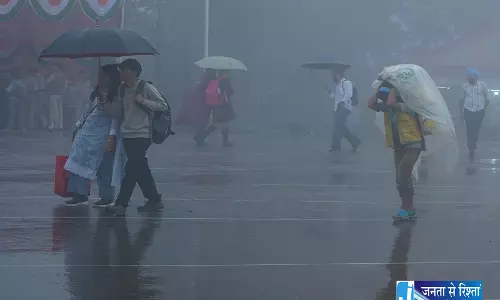बंगाल की खाड़ी में चक्रवात बनने के संकेत तटीय राज्यों में बारिश की आशंका बंगाल की खाड़ी में चक्रवात बनने के संकेत तटीय राज्यों में बारिश की आशंका