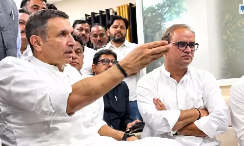 13 संदिग्ध मौतों पर बवाल, IAS अफसर से भिड़े जीतू पटवारी, बोले- शराब की बोतल लाया हूं, आपको पिला दूं? 13 संदिग्ध मौतों पर बवाल, IAS अफसर से भिड़े जीतू पटवारी, बोले- शराब की बोतल लाया हूं, आपको पिला दूं?