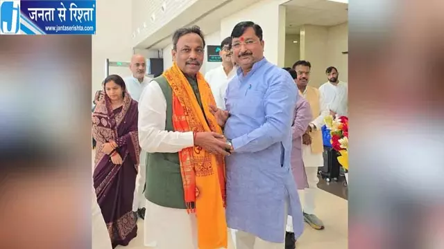 अयोध्या पहुंचे भाजपा के राष्ट्रीय महासचिव विनोद तावड़े, रामलला के करेंगे दर्शन अयोध्या पहुंचे भाजपा के राष्ट्रीय महासचिव विनोद तावड़े, रामलला के करेंगे दर्शन