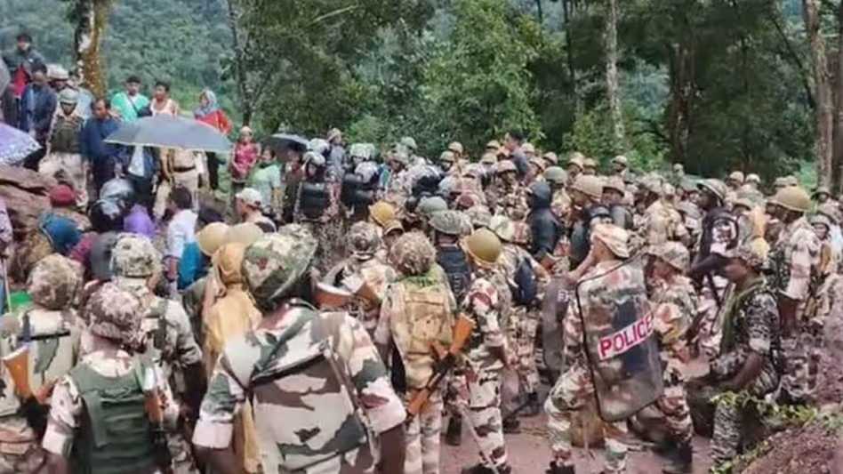 अरुणाचल: बांध-विरोधी प्रदर्शनकारियों से पुलिस की अपील अरुणाचल: बांध-विरोधी प्रदर्शनकारियों से पुलिस की अपील