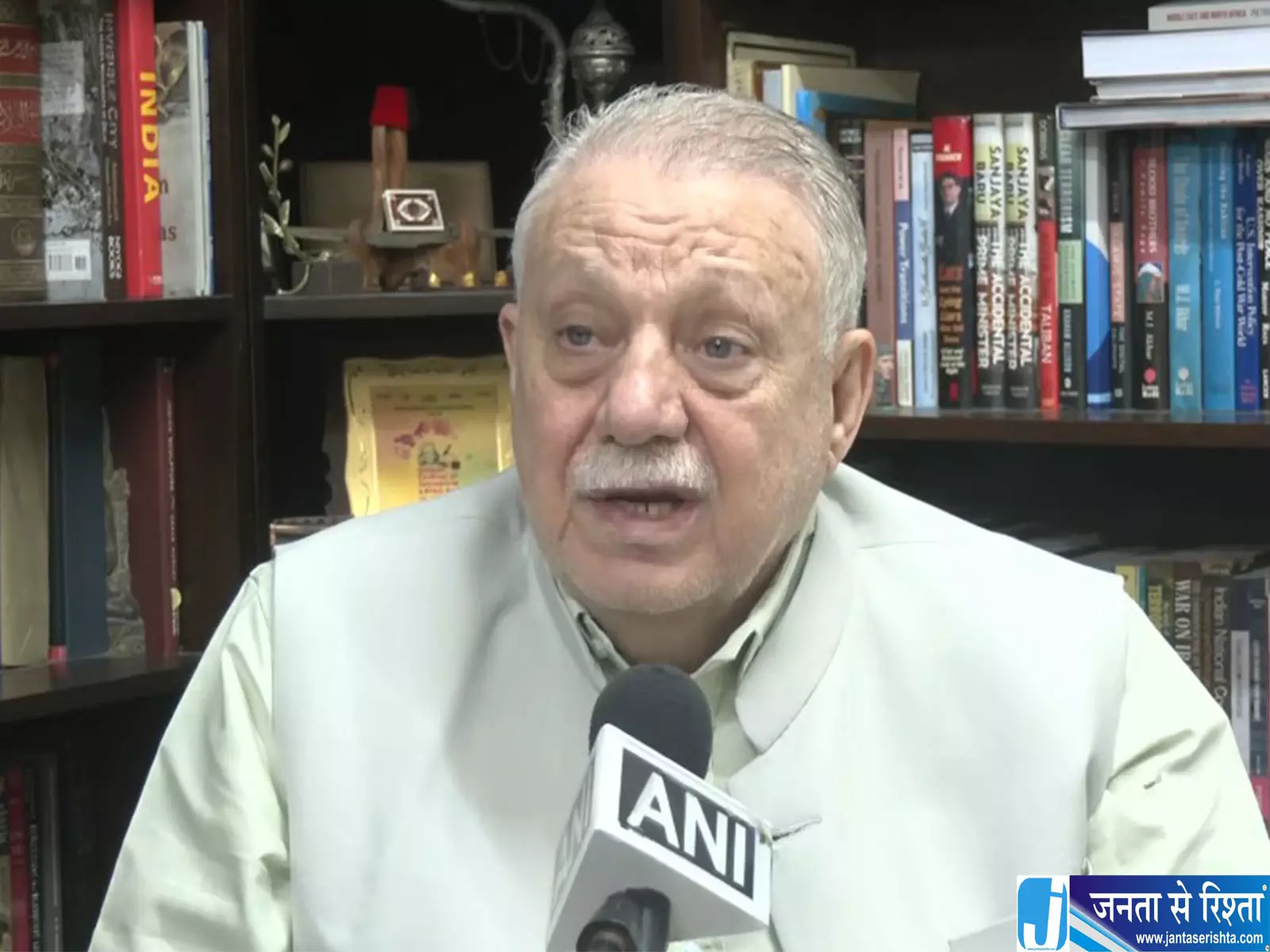 ईरान को लेकर अमेरिका की रणनीति पर सवाल, तेल की कीमतों में उछाल ईरान को लेकर अमेरिका की रणनीति पर सवाल, तेल की कीमतों में उछाल