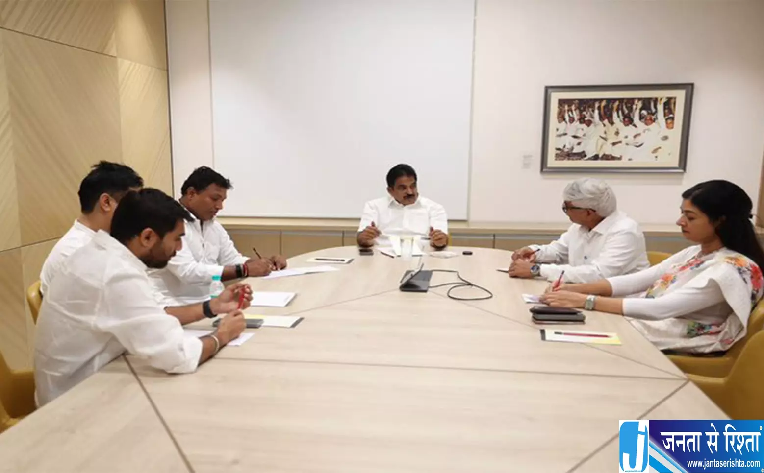 वोट चोरी के मुद्दे पर विपक्ष का शक्ति प्रदर्शन वेणुगोपाल ने संभाली कमान वोट चोरी के मुद्दे पर विपक्ष का शक्ति प्रदर्शन वेणुगोपाल ने संभाली कमान