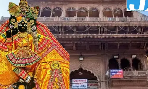 बांकेबिहारी की महारास मुद्रा के दर्शन आज, जन्मस्थान पर होंगे विशेष आयोजन बांकेबिहारी की महारास मुद्रा के दर्शन आज, जन्मस्थान पर होंगे विशेष आयोजन