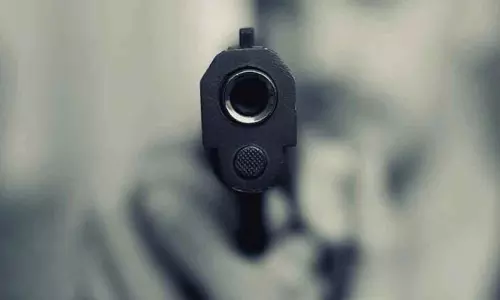 शराब कारोबारी की दबंगई, मामला दर्ज शराब कारोबारी की दबंगई, मामला दर्ज