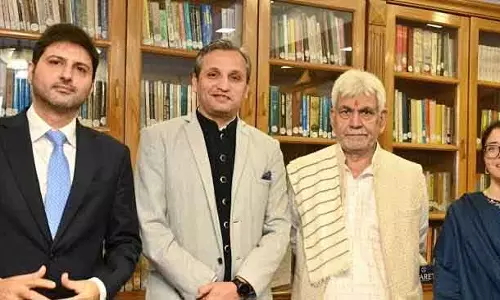 एलजी सिन्हा ने आईएफएस अधिकारियों से की मुलाकात एलजी सिन्हा ने आईएफएस अधिकारियों से की मुलाकात