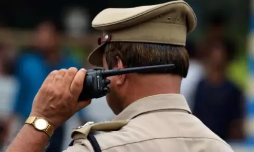 प्रेमी से मिला धोखा, फिर दारोगा ने किया परेशान, शिकायत पर बड़ा एक्शन प्रेमी से मिला धोखा, फिर दारोगा ने किया परेशान, शिकायत पर बड़ा एक्शन