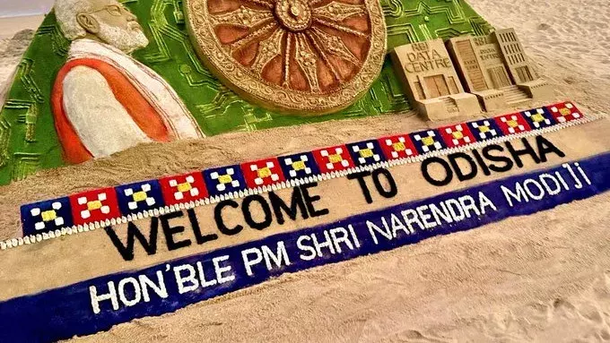 सैंड आर्टिस्ट सुदर्शन पटनायक ने रेत पर उकेरी पीएम मोदी की आकृति सैंड आर्टिस्ट सुदर्शन पटनायक ने रेत पर उकेरी पीएम मोदी की आकृति
