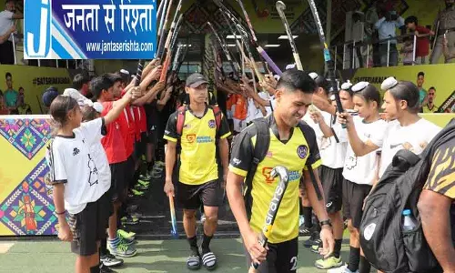 पंजाब पहुंचते ही हॉकी खिलाड़ियों का भव्य स्वागत पंजाब पहुंचते ही हॉकी खिलाड़ियों का भव्य स्वागत