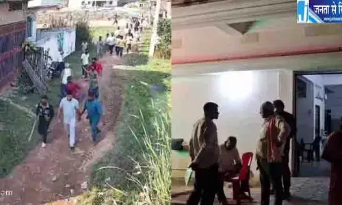 दिनदहाड़े 50 अपराधियों का तांडव, बम और गोलियों से दहला इलाका दिनदहाड़े 50 अपराधियों का तांडव, बम और गोलियों से दहला इलाका