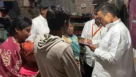 ममता बनर्जी का छात्र को मंत्र: मोबाइल छोड़ पढ़ाई पर ध्यान दें