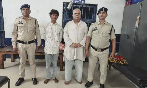 चुनावी मतपेटियां चुराकर कबाड़ी को बेचीं, दो गिरफ्तार चुनावी मतपेटियां चुराकर कबाड़ी को बेचीं, दो गिरफ्तार