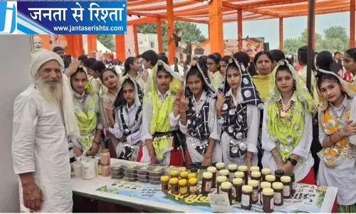 गांव के किसान का कमाल, बाजरे के बिस्कुट की विदेशों तक धूम गांव के किसान का कमाल, बाजरे के बिस्कुट की विदेशों तक धूम