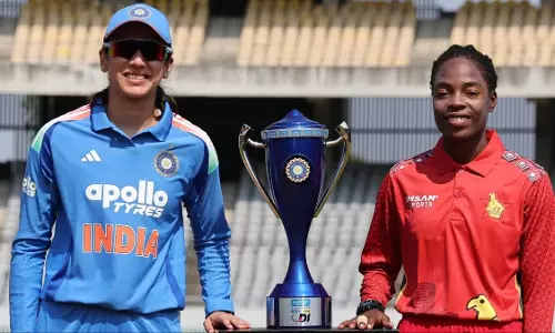 भारत-जिम्बाब्वे मुकाबले में भारतीय महिला टीम ने जीता टॉस, पहले बल्लेबाजी करने का फैसला भारत-जिम्बाब्वे मुकाबले में भारतीय महिला टीम ने जीता टॉस, पहले बल्लेबाजी करने का फैसला