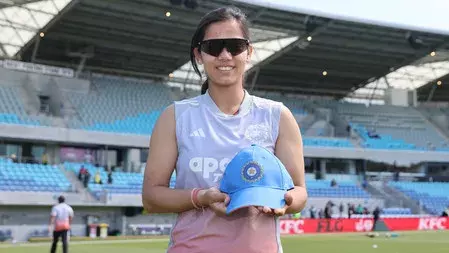 दूसरा वनडे: टॉस जीतकर भारत ने चुनी बल्लेबाजी, क्रांति को आराम दूसरा वनडे: टॉस जीतकर भारत ने चुनी बल्लेबाजी, क्रांति को आराम