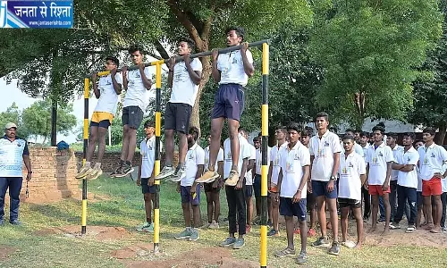 गांव में खुला सेना भर्ती प्रशिक्षण शिविर, 300 युवाओं को मिल रहा बड़ा अवसर गांव में खुला सेना भर्ती प्रशिक्षण शिविर, 300 युवाओं को मिल रहा बड़ा अवसर